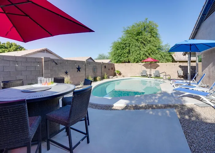 Holiday home 3 Mi To Stadium! Retreat W/ Putting